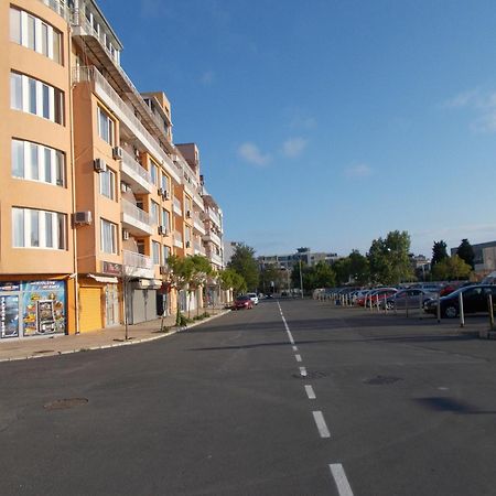 Apartamenti Zhelezovi Поморие Экстерьер фото