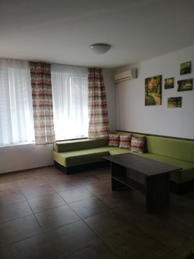 Apartamenti Zhelezovi Поморие Экстерьер фото