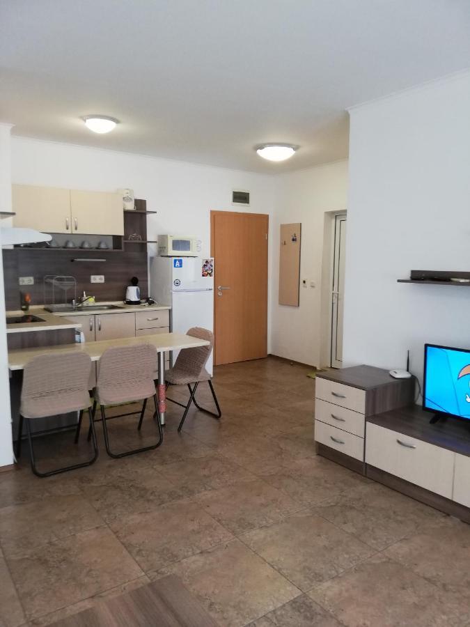 Apartamenti Zhelezovi Поморие Экстерьер фото