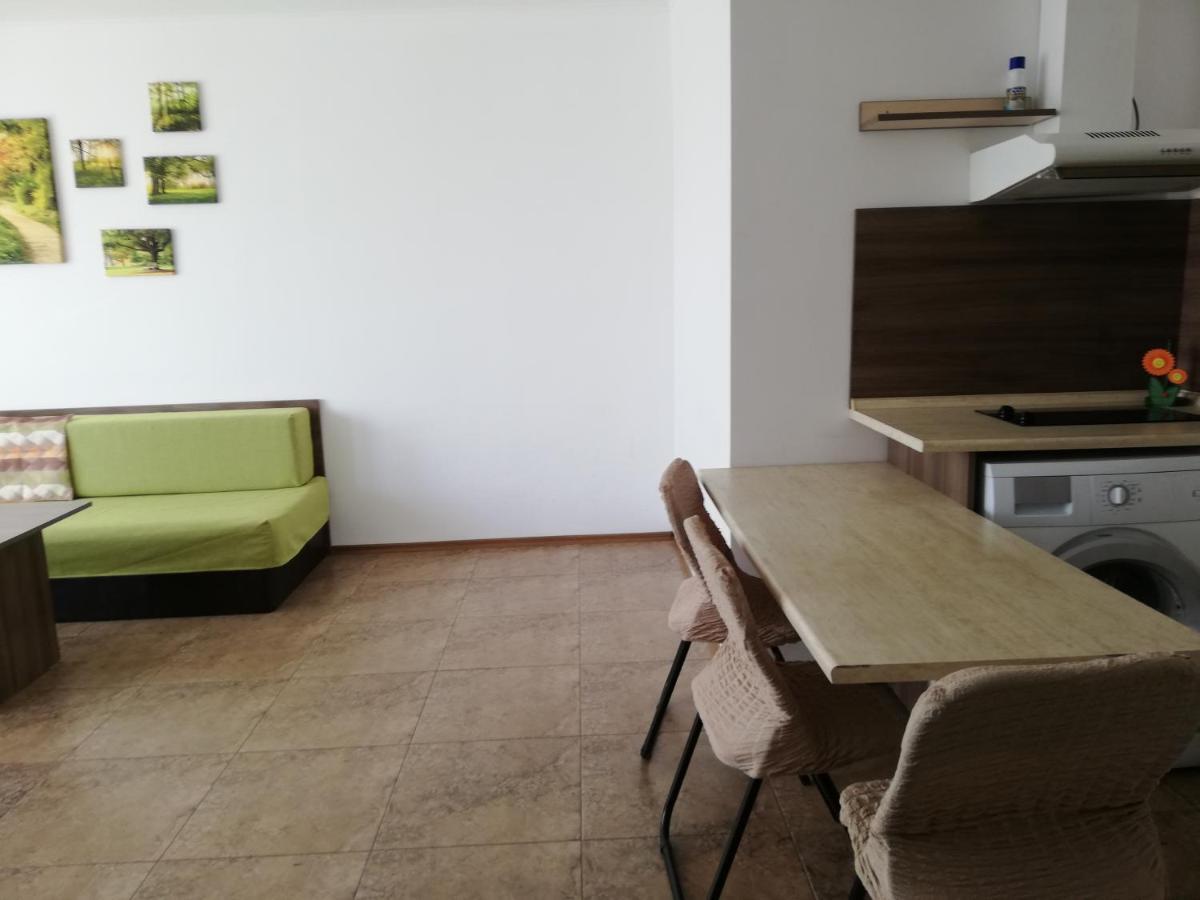Apartamenti Zhelezovi Поморие Экстерьер фото