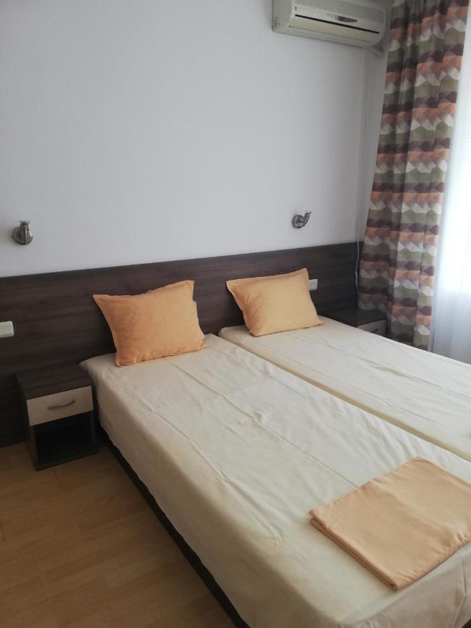 Apartamenti Zhelezovi Поморие Экстерьер фото