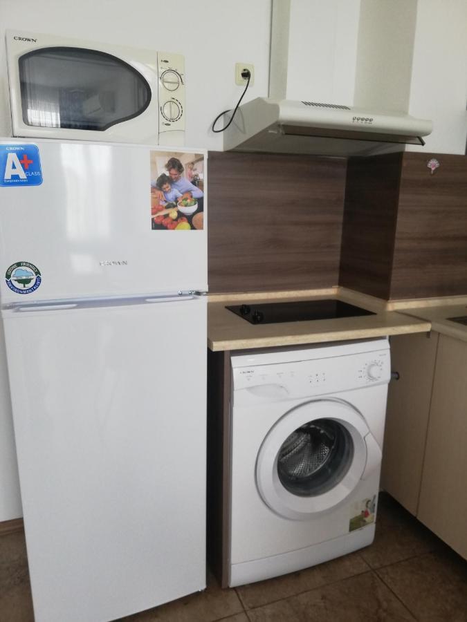 Apartamenti Zhelezovi Поморие Экстерьер фото